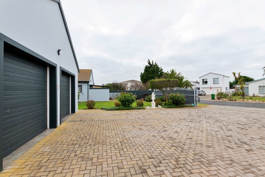 4 Bedroom Property for Sale in Country Club Western Cape